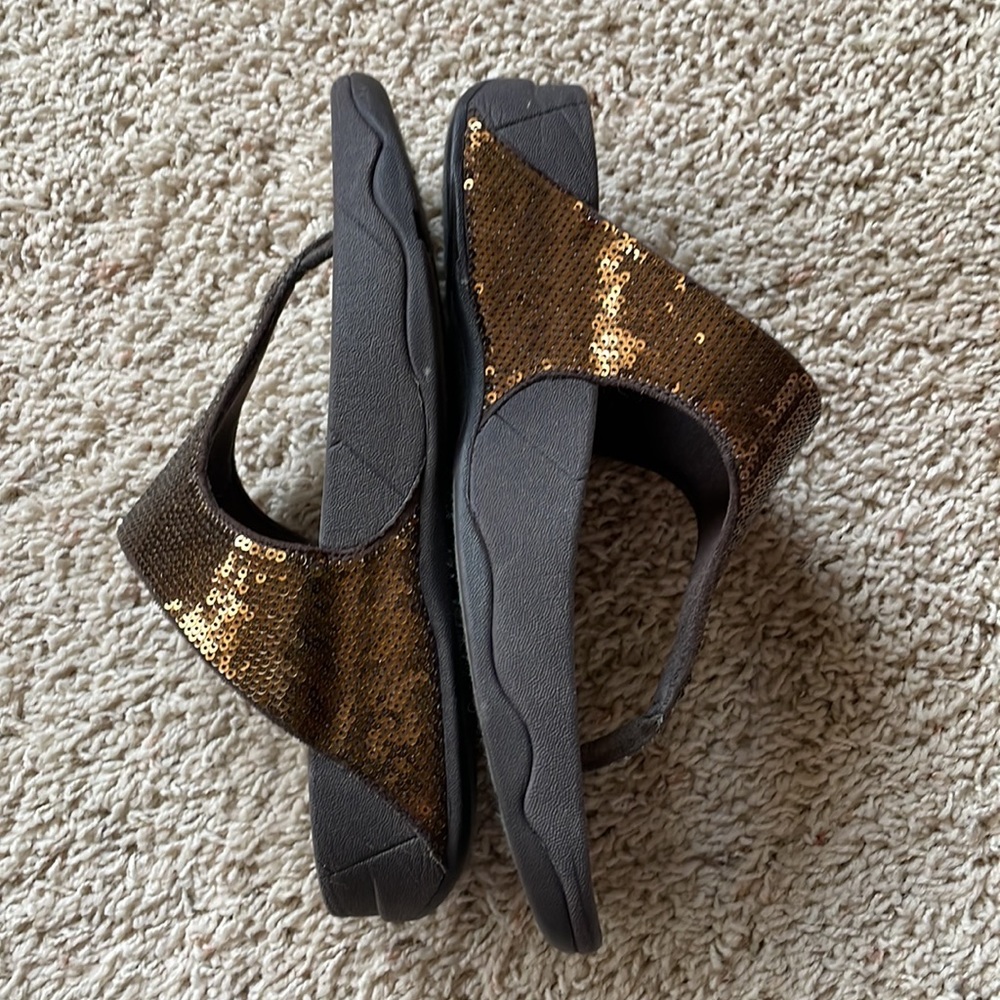 Fit Flop! 🩴 copper brown sequined platform thong sandals size 7😎